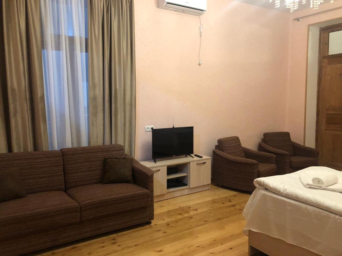 Cozy House Hotel Телави Екстериор снимка